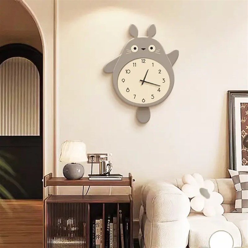龙猫时尚款风挂钟饰画爱挂墙静音挂表画画
