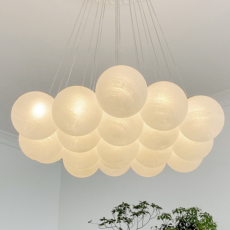 由灯记法式奶油风儿童卧室灯魔豆玻璃月球客厅星球气球灯泡泡吊灯