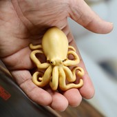 天然小叶黄杨木雕把玩木质文玩汽车工艺品章鱼八爪鱼收藏品