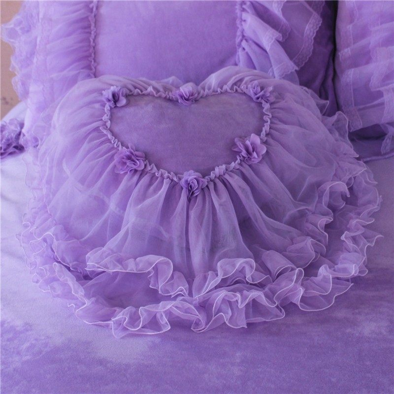 蕾丝毛绒沙发靠垫心形抱枕珊瑚绒抱枕含床头枕头短毛绒靠枕