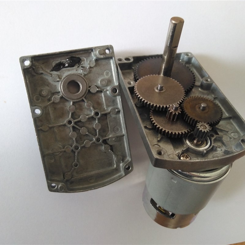 TT775直流减速电机 马达 方形  2 转 出轴  空心轴电机