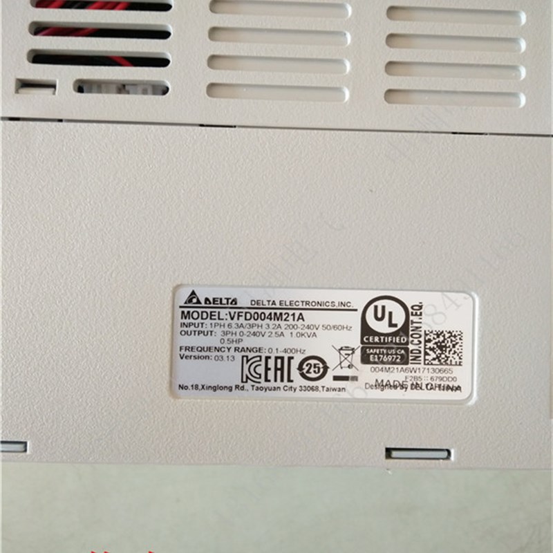 变频器VFD004M21A  0.4KW