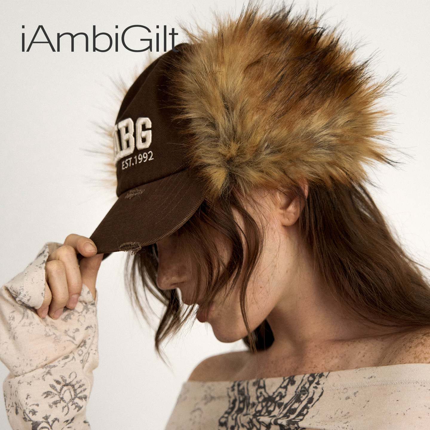 iAmbiGilt高级环保皮草仿狐狸毛护耳logo立体刺绣棒球帽