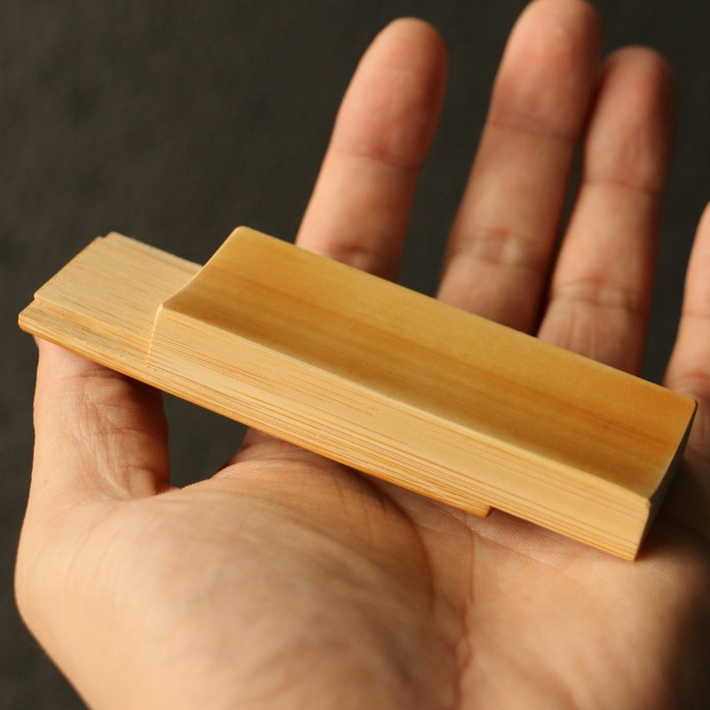 十几年高密度老玉竹东阳名家戚挺飞本工精工留青雕刻牙签盒竹雕刻