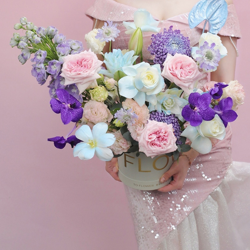 碎冰蓝玫瑰花束抱抱桶