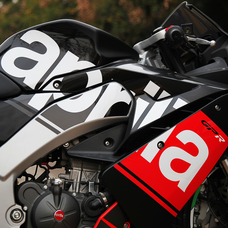 适用prili阿普利亚GPR1/1保护贴纸全车拉花车贴膜版画改装