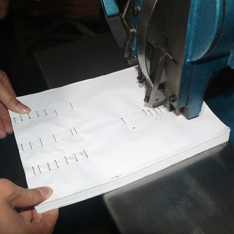 TD101单头铁丝订书机平脚骑马订装订机钉书机印刷厂大型装钉机