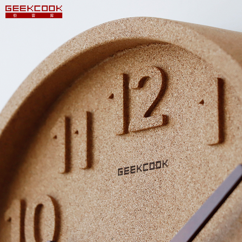 高档软木钟表极简装饰挂钟客厅家用时尚2021新款创意数字静音时钟