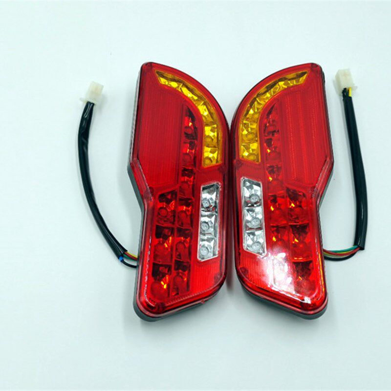 电动三轮车LED款尾灯转向灯刹车灯行车灯伏通用款电动车尾灯