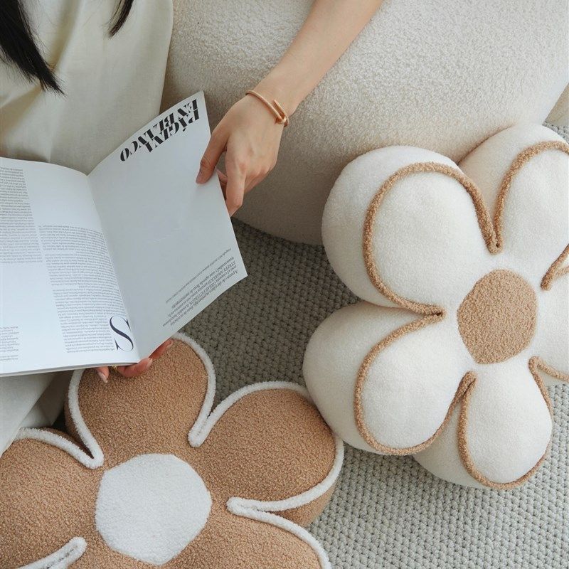 Teem态度 异形花朵抱枕 沙发客厅in风靠垫高级感飘窗垫坐垫