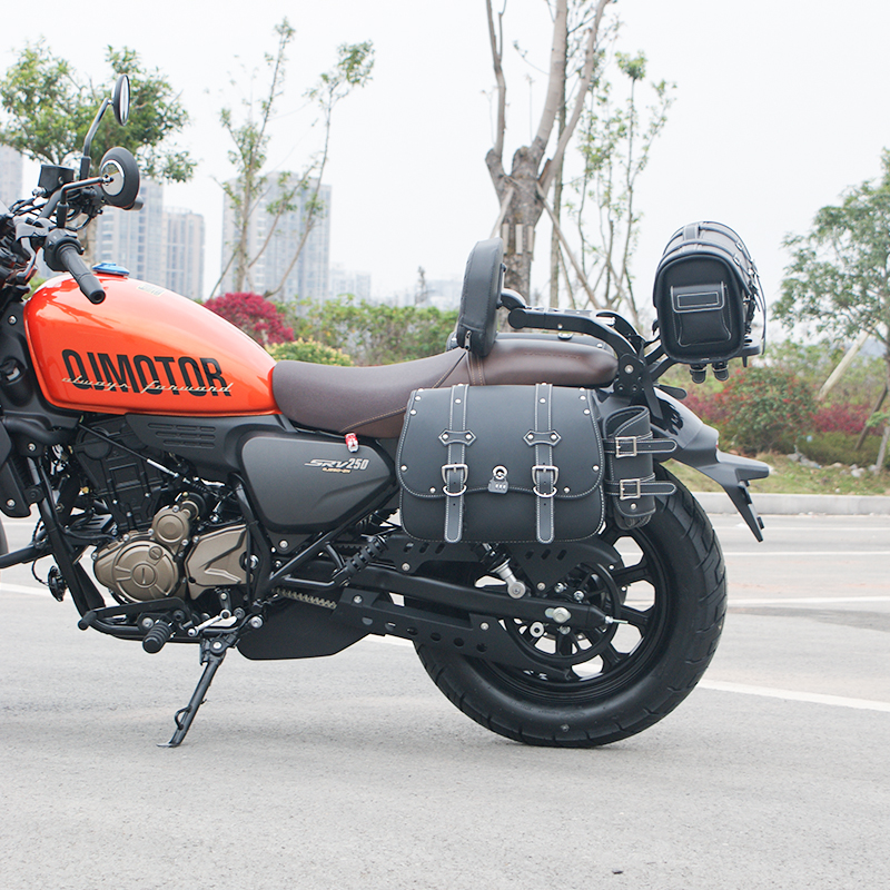 适用钱江闪0护杠排挡杆脚踏板保险杠后靠背货架边包改装件