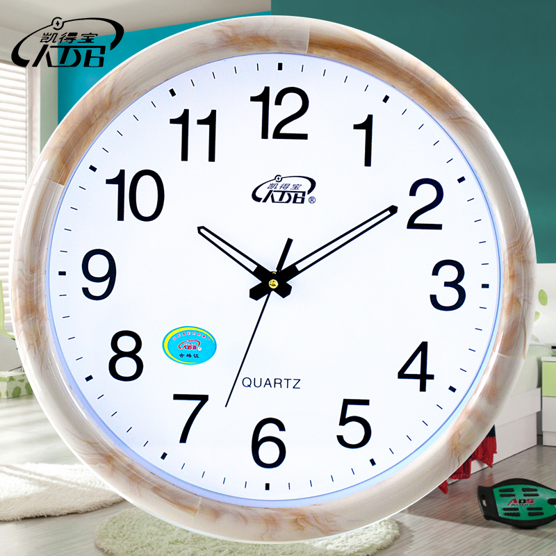 木纹壁钟表挂钟客厅圆形创意时钟挂表简约现代家庭静音电子石英钟
