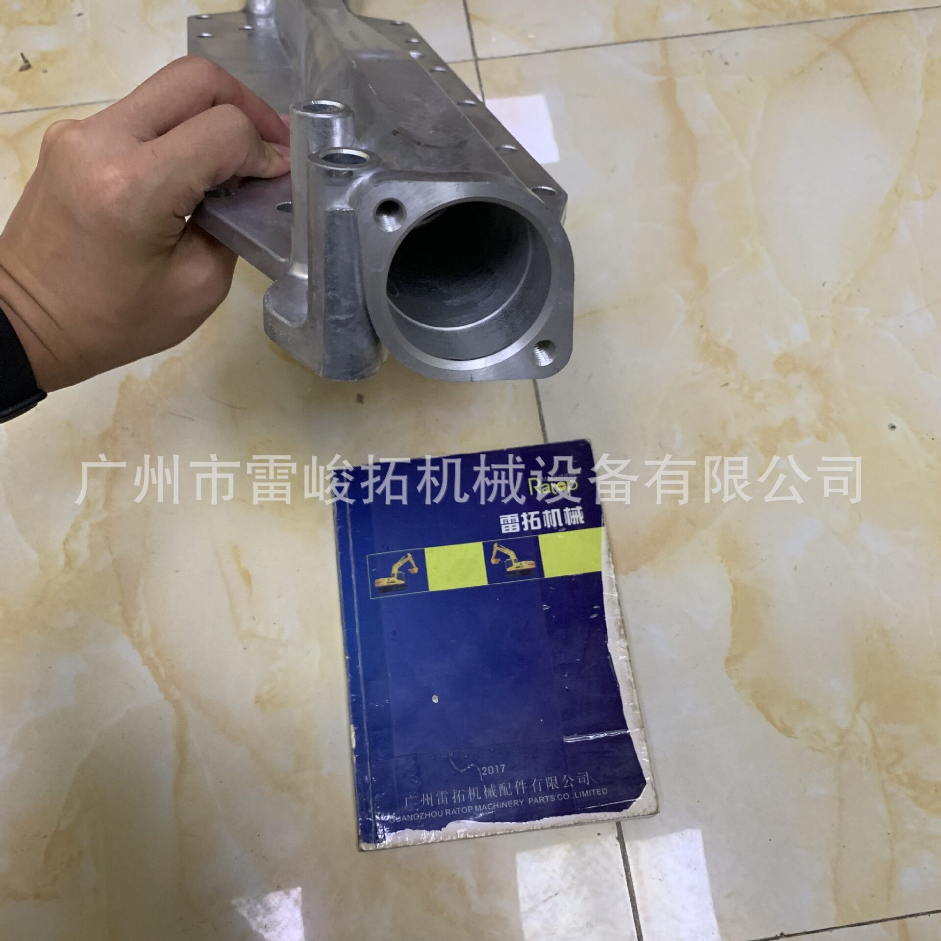 挖掘机装载机工程机械配件6D125机油扇热器边盖