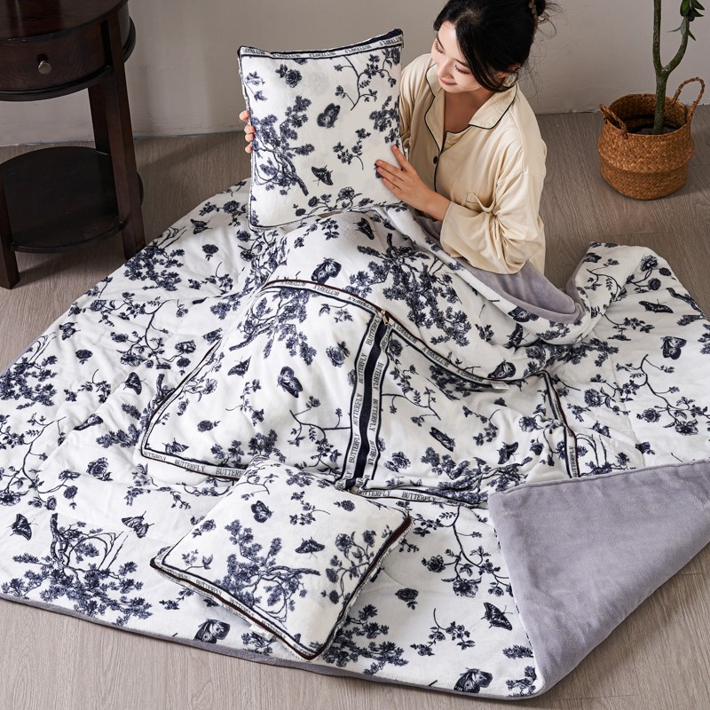 法式冬季两用抱枕被加厚汽车靠垫二合一办公室沙发午睡毛毯