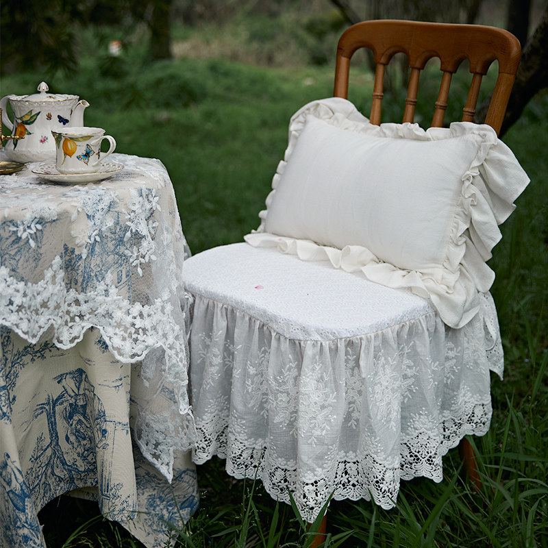 偏爱集法式抱枕家用沙发午睡靠枕床上头枕纯色荷叶边餐椅护腰垫子