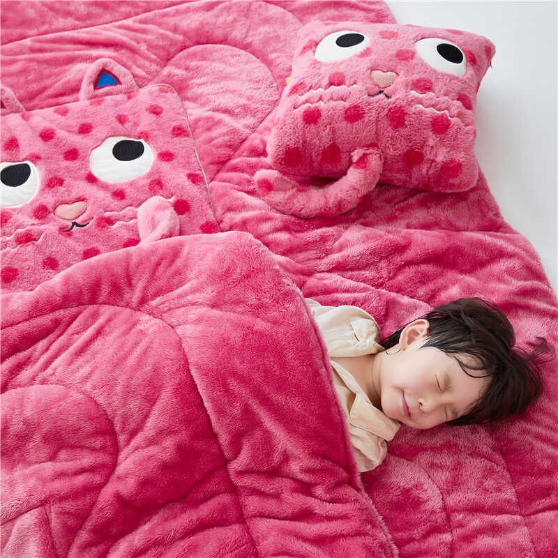 加厚兔绒多巴胺怪兽毛绒抱枕被子两用折叠车上办公室沙发午休毯冬