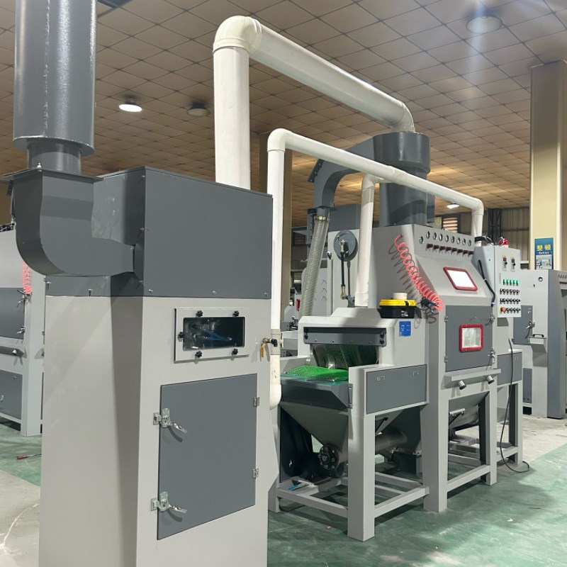 自动喷砂机小型通过式压铸件五金板材表面处理全自动平面输送喷砂