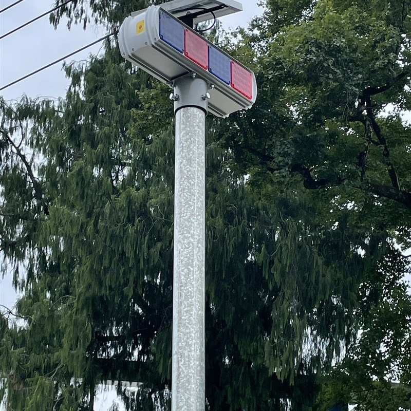 铝壳爆闪灯太阳能充电分体式警示闪光灯LED红蓝闪爆灯路口安全用