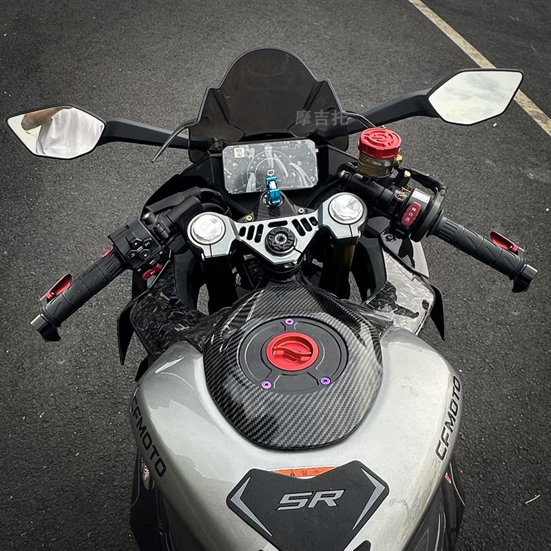 适用春风r改装竞技风挡 2款单摇臂前挡风玻璃竞技导流罩