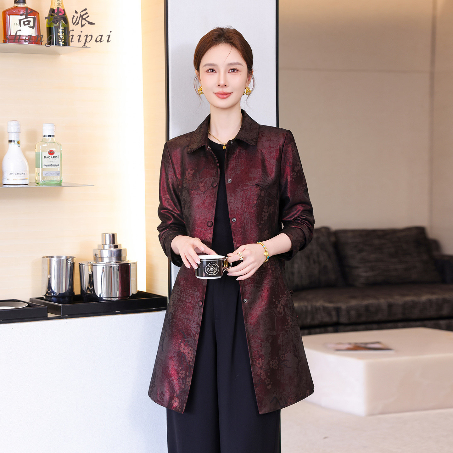 真皮皮衣女2025秋冬新款海宁绵羊皮中长款外套中老年妈妈印花风衣