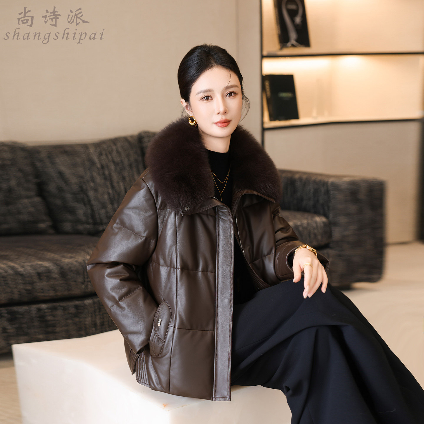 海宁真皮女短款狐狸毛领羽绒皮衣