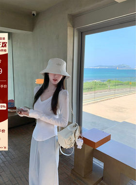 清仓特价 jijilulu积极璐 实穿主义 纯色v领打底衫女收腰显瘦上衣