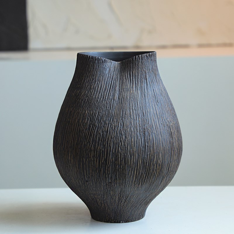 现代陶罐粗陶黑咖色拉丝罐子复古花瓶高级感摆哑光中古花器装饰品