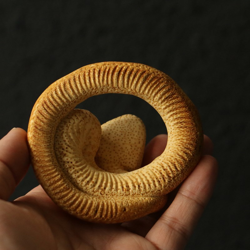 纯手工竹根雕满钉盘蛇造型手把件竹雕竹制把玩小蛇送礼