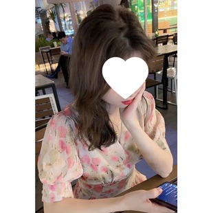 甜美修身 系带收腰碎花裙直发 郁金香V领连衣裙女雪纺中长款 泡泡袖