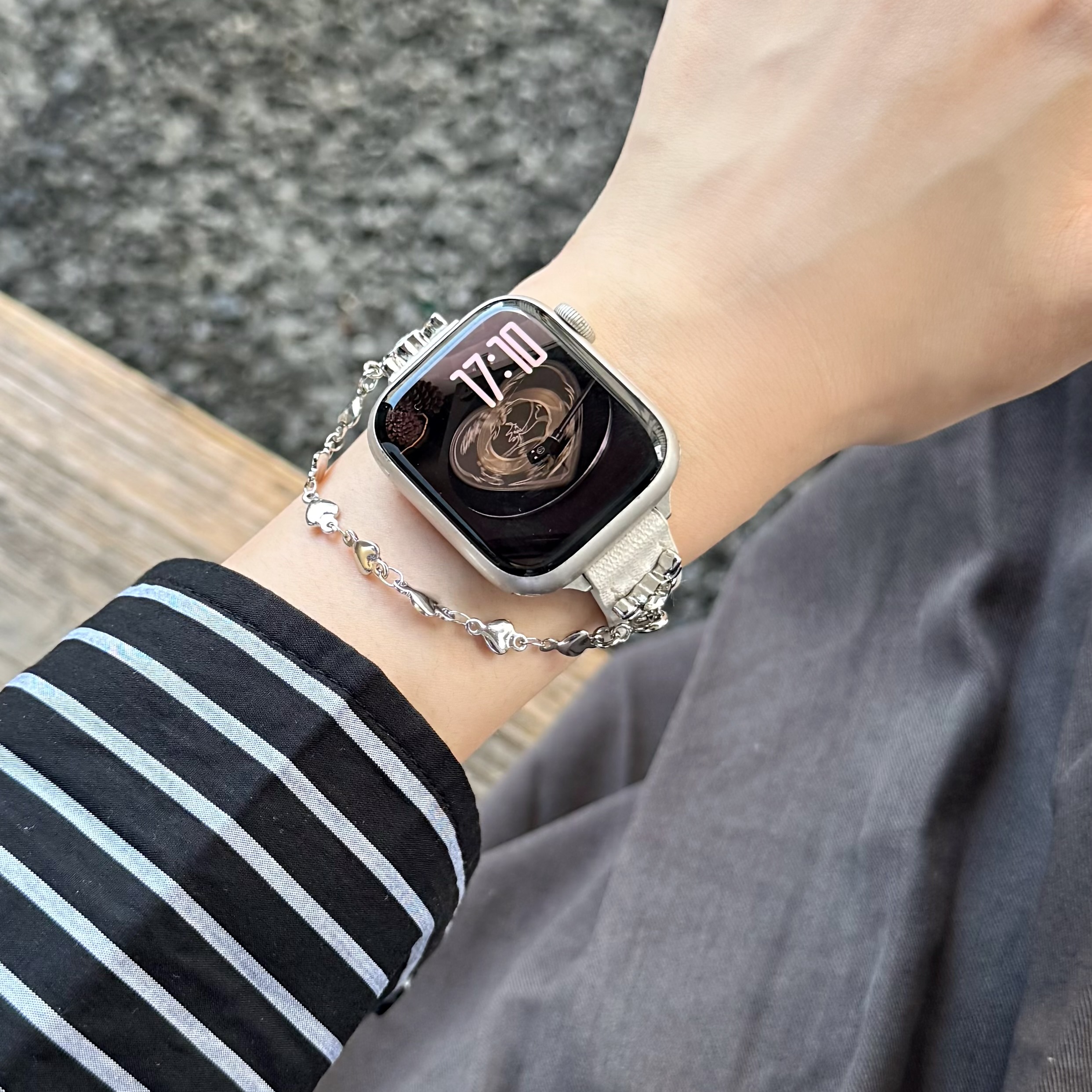 秋季新款甜酷爱心苹果手表皮表带