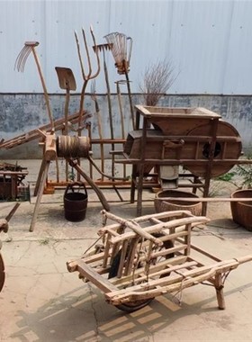 老旧农具农耕木耙木犁独轮手推车风车农村民俗怀旧老物件道具