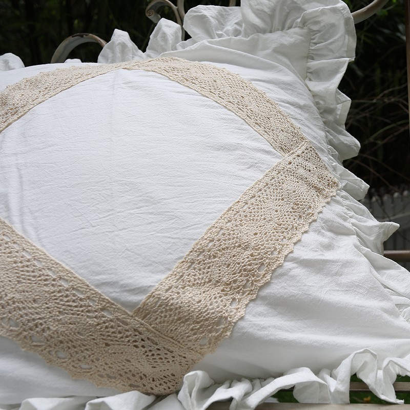 鸢尾乡旅法式乡村风格白色棉布大荷叶边抱枕靠垫沙发枕车用飘窗