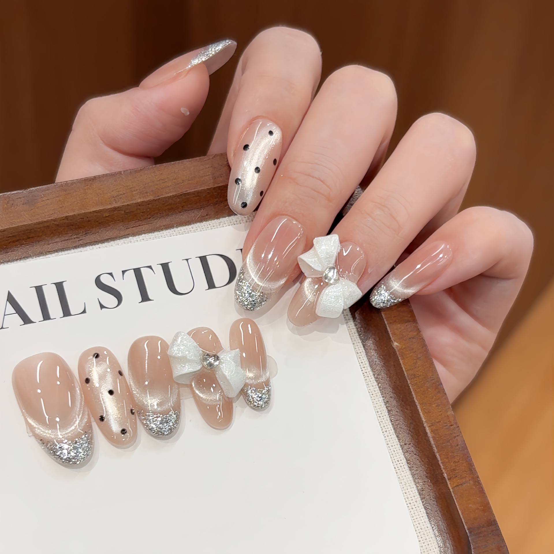 纯手工千金猫眼波点蝴蝶结裸粉氛围感气质显白法式爆款长款穿戴甲