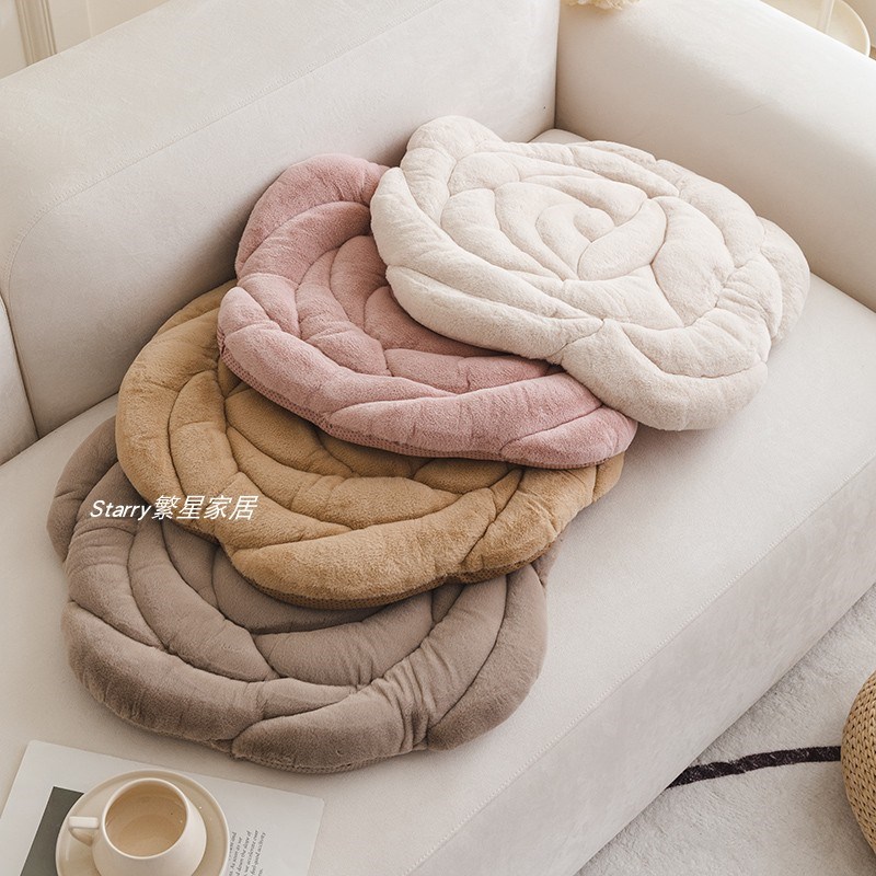 玫瑰花瓣花朵毛绒垫子秋冬款加厚防滑保暖办公室久坐屁垫椅子坐垫