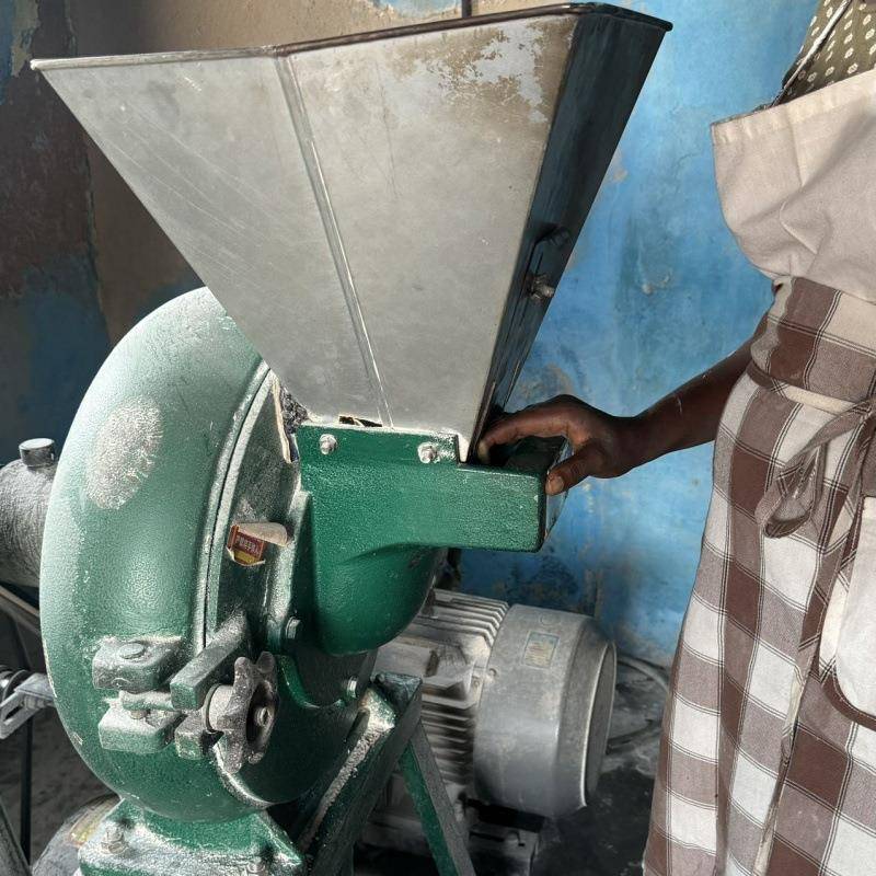 齿盘式麸皮玉米粉碎机除尘多用型齿盘式磨粉机面包糠饼干粉碎机