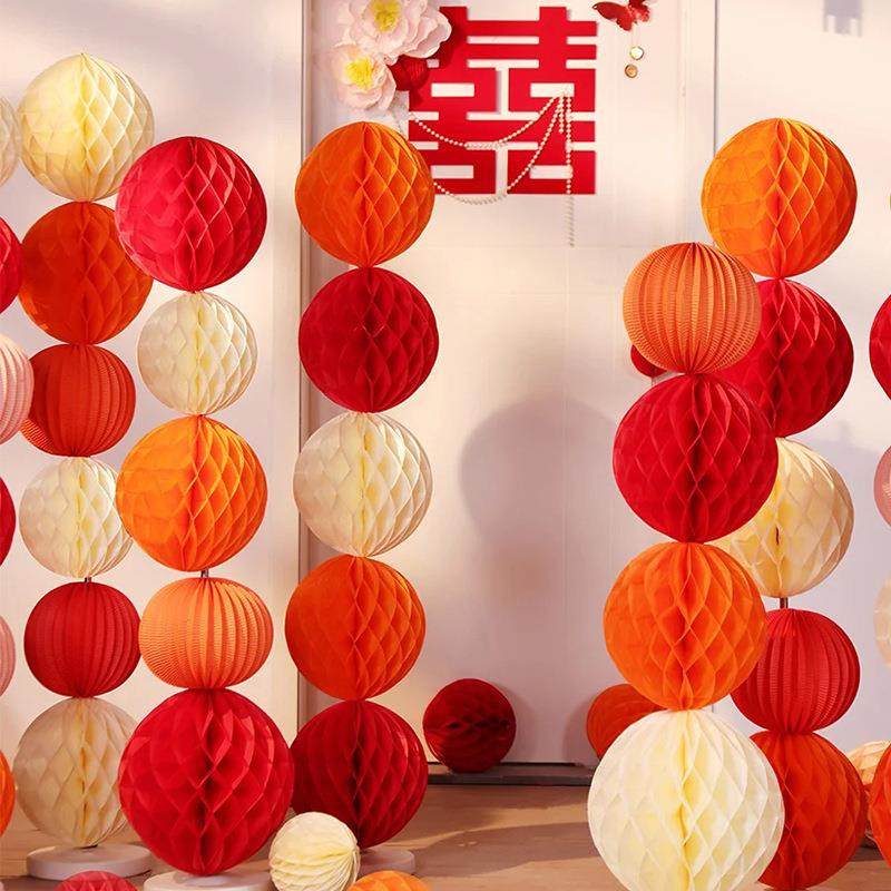 女方婚房布置娘家简单大方蜂窝球立柱结婚装饰灯笼新房客厅卧室套