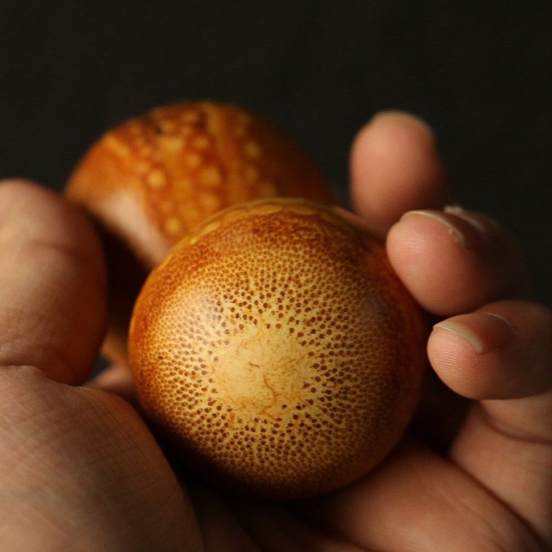 精品名家张念超纯手工制作天然满钉老竹根手球竹雕健身球十几年料