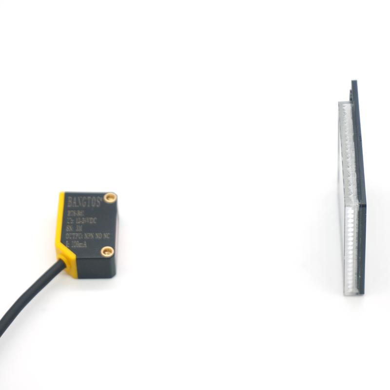 小方形型漫反射镜片对射光电关2V感应器NPN常常闭传感器电眼