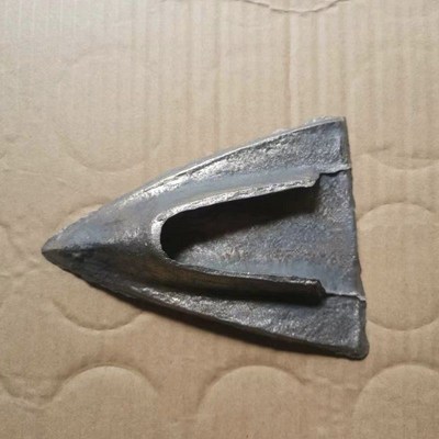 年代耕地犁头犁尖犁铧器微耕机犁头生铁犁沟器耕地小犁头