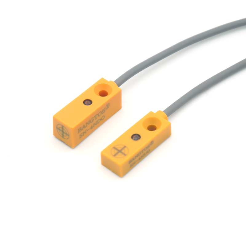 邦拓斯方形微型2接近关三线NPNP行程限位金属感应传感器模块