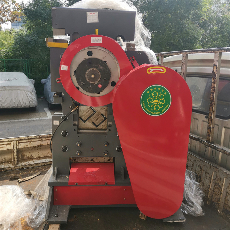 山东鸿聚QA34-10B多工位角铁槽钢冲孔切断机 裁切冲孔一体机