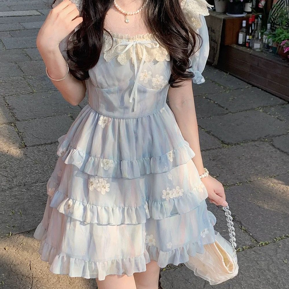 蓝色方领蕾丝边连衣裙夏季2025设计感重工碎花蓬蓬裙女孩度假短裙