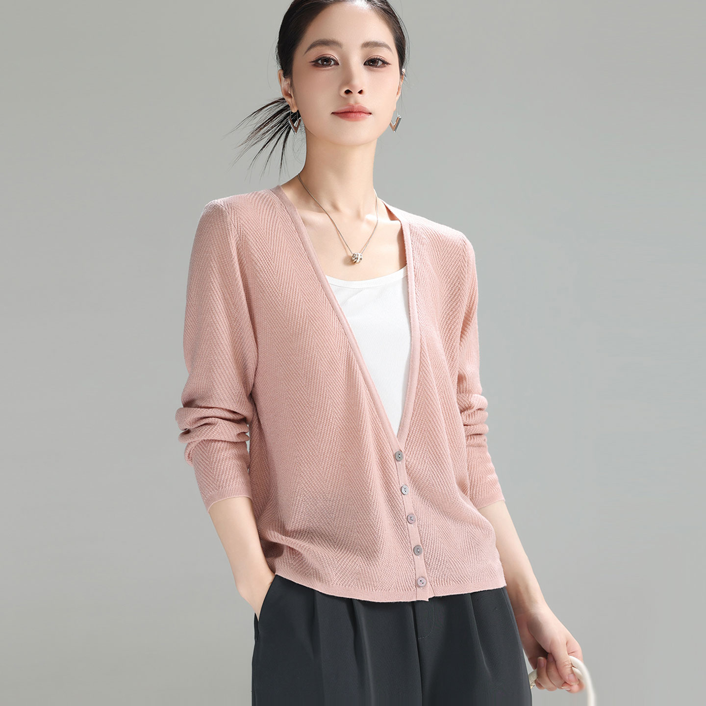 V领羊毛针织开衫毛衣外搭女