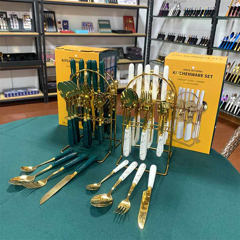 不锈钢餐具北欧风礼盒高档家用绿色白色陶瓷手柄金纹刀叉勺套装