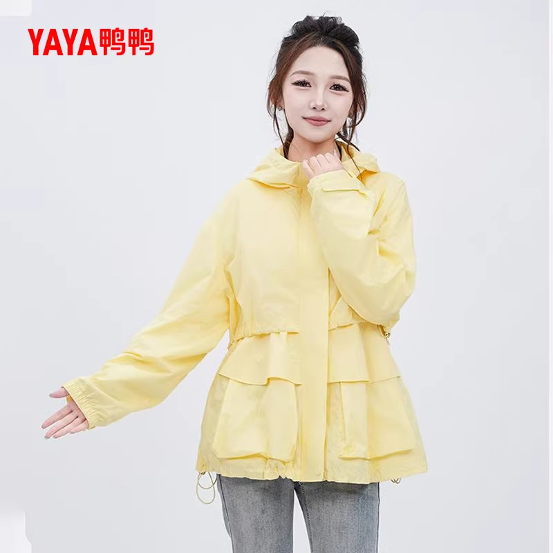 YAYA鸭鸭风衣女轻薄短款2025冬季新款时尚户外防寒保暖夹克外套