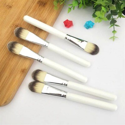 Wooden handle mask brush Wet powder blush loose powder found