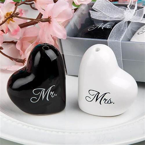 2Pcs box Home decoration Ceramic Mr or Mrs couple gift Salt