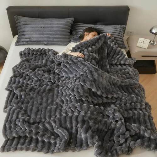 1pc Throw Blanket for Bed - 250GSM Soft & Warm Fluffy Blanke
