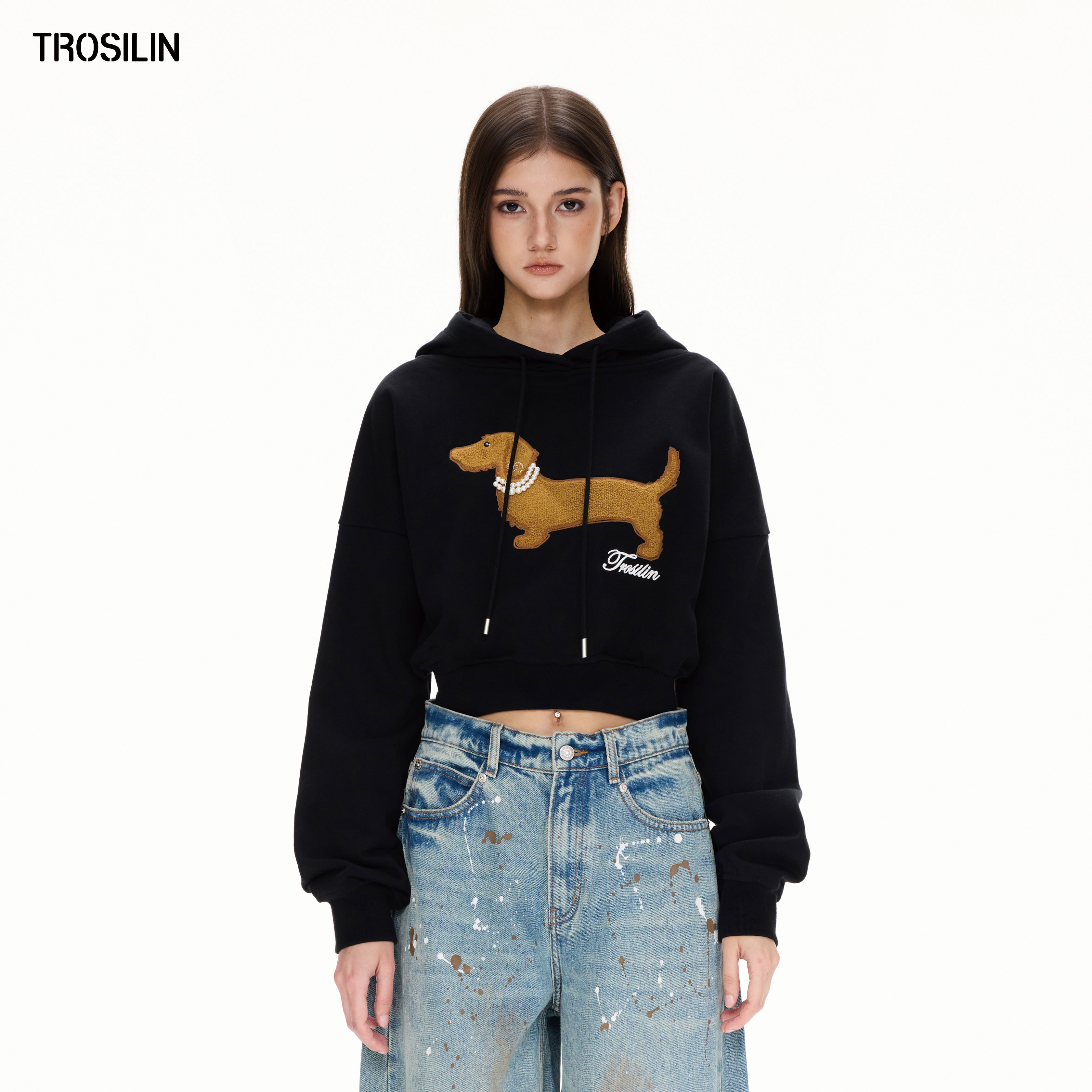 短款连帽趣味图案刺绣卫衣