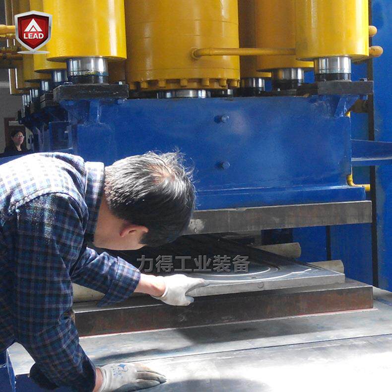 厂家销售防盗门门板压花机1800吨钢木门压花液压机1800T压纹机